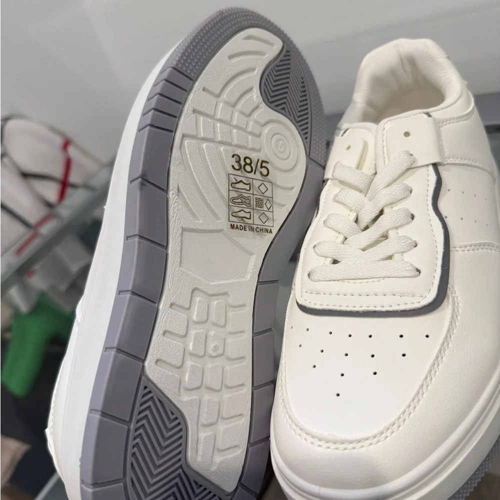 Pretty Little Thing White Contrast Sole Chunky Platform Trainers NEW (sz 7)